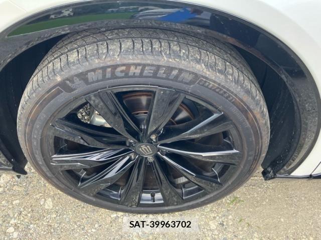 Toyota Crown Sports 2024-10 8035090-6