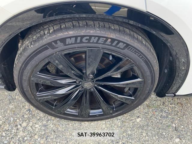 Toyota Crown Sports 2024-10 8035090-8