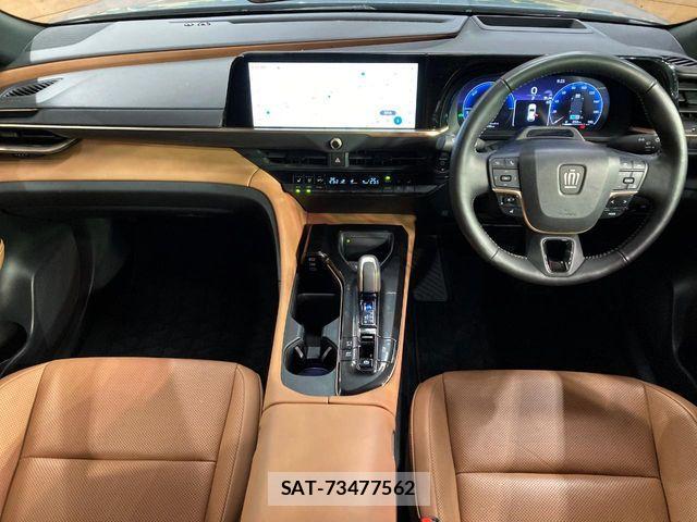 Toyota Crown Sports 2025-07 8035092-1