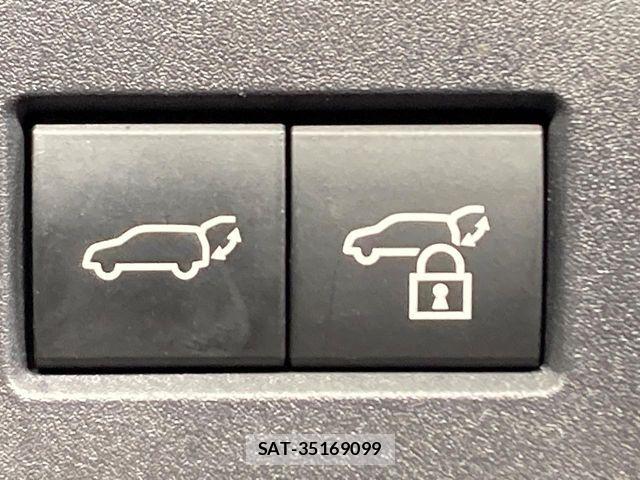 Toyota Crown Sports 2023-11 8035093-6