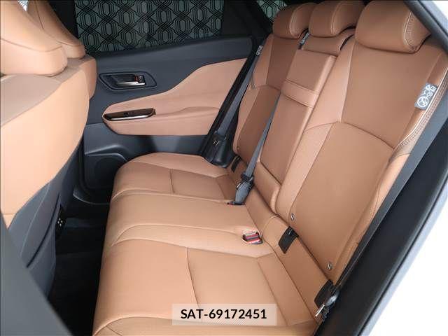 Toyota Crown Sports 2024-03 8035086-15