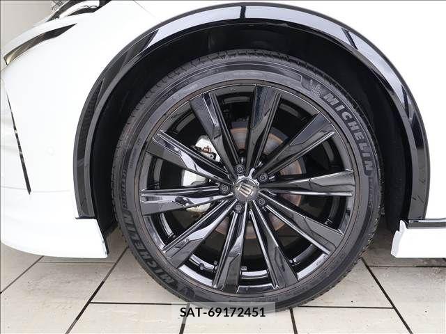 Toyota Crown Sports 2024-03 8035086-17