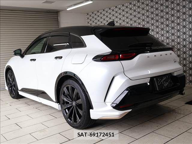 Toyota Crown Sports 2024-03 8035086-1