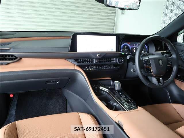 Toyota Crown Sports 2024-03 8035086-2