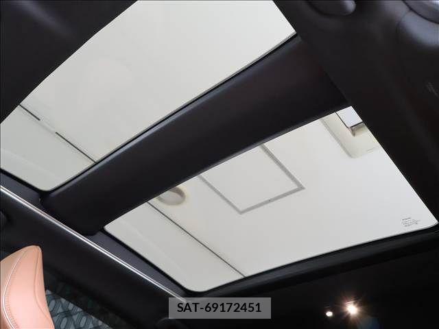 Toyota Crown Sports 2024-03 8035086-3
