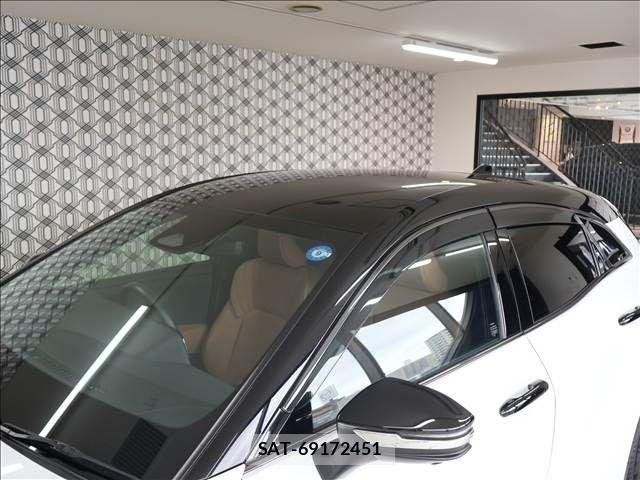 Toyota Crown Sports 2024-03 8035086-7