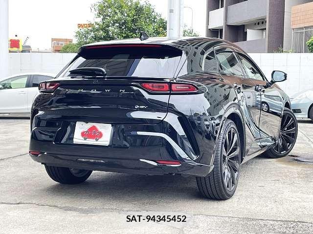 Toyota Crown Sports 2023-12 8035091-2