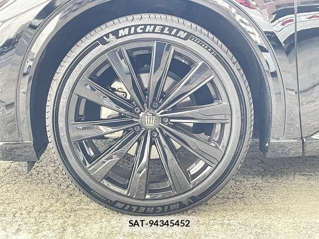 Toyota Crown Sports 2023-12 8035091-3