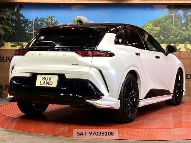 Toyota Crown Sports 2024-04 8035087-16