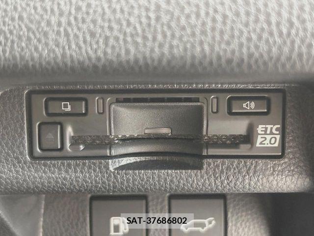 Toyota Crown Sports 2024-04 8073414-6