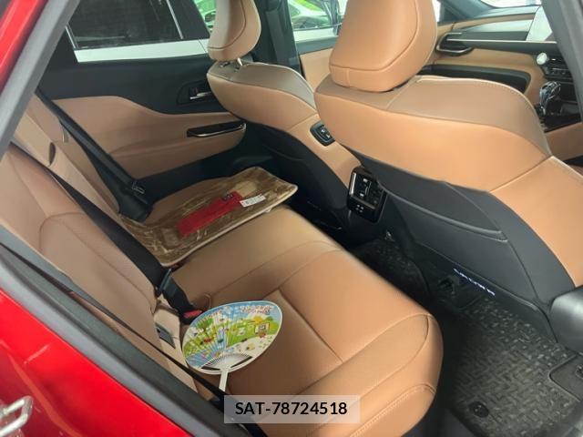 Toyota Crown Sports 2024-02 8073418-21