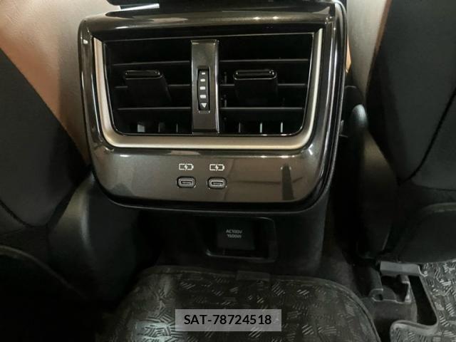 Toyota Crown Sports 2024-02 8073418-22