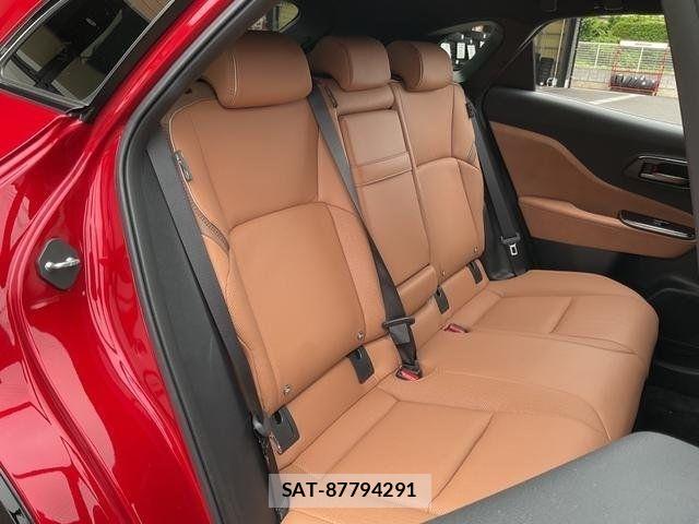Toyota Crown Sports 2025-01 8073417-13