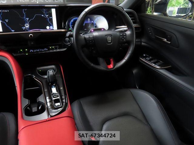Toyota Crown Sports 2024-02 8073412-17