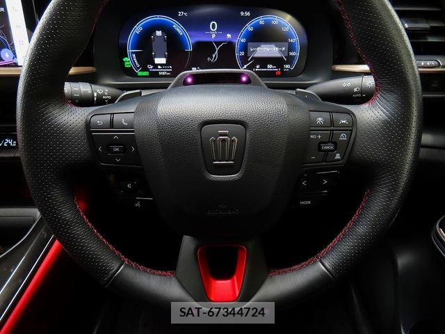 Toyota Crown Sports 2024-02 8073412-18