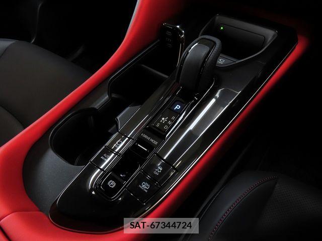 Toyota Crown Sports 2024-02 8073412-22