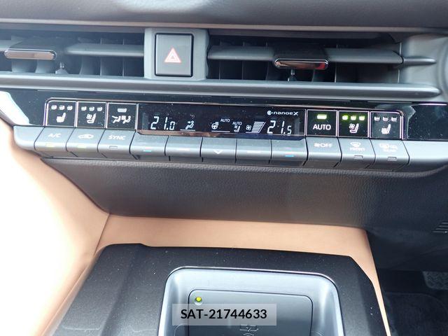 Toyota Crown Sports 2024-12 8073410-13