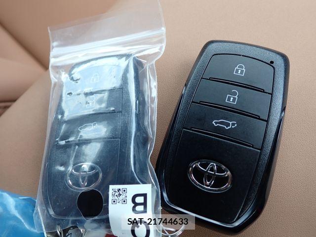 Toyota Crown Sports 2024-12 8073410-25
