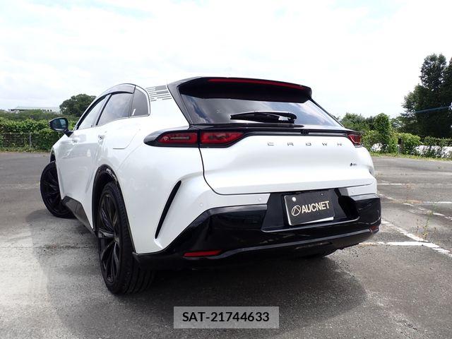 Toyota Crown Sports 2024-12 8073410-2