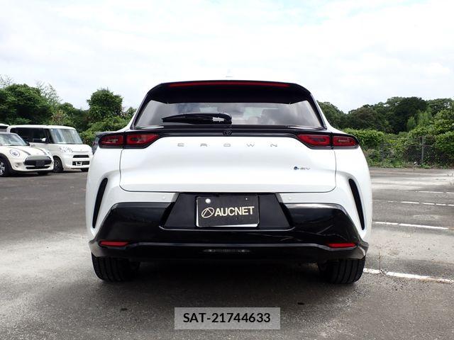 Toyota Crown Sports 2024-12 8073410-5