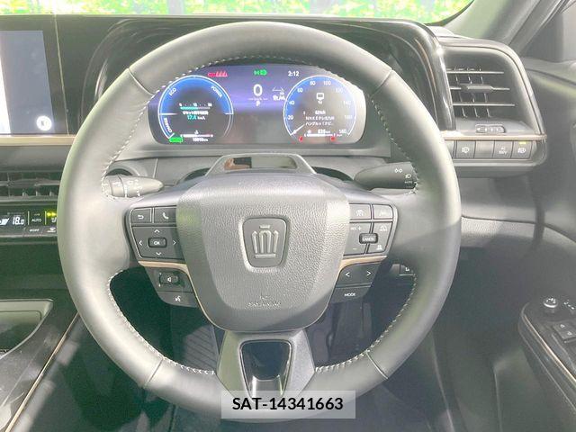 Toyota Crown Sports 2024-07 8098686-10