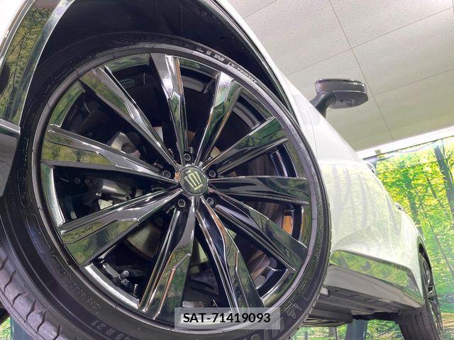 Toyota Crown Sports 2025-06 8145627-11