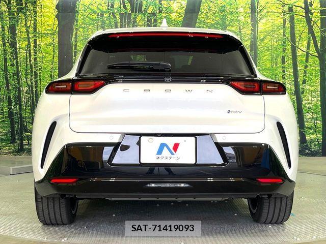 Toyota Crown Sports 2025-06 8145627-14