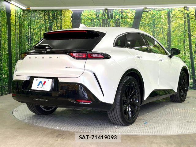 Toyota Crown Sports 2025-06 8145627-16