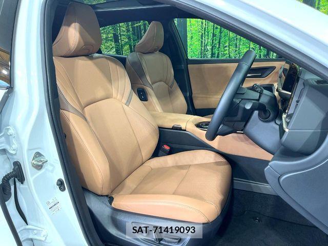 Toyota Crown Sports 2025-06 8145627-7