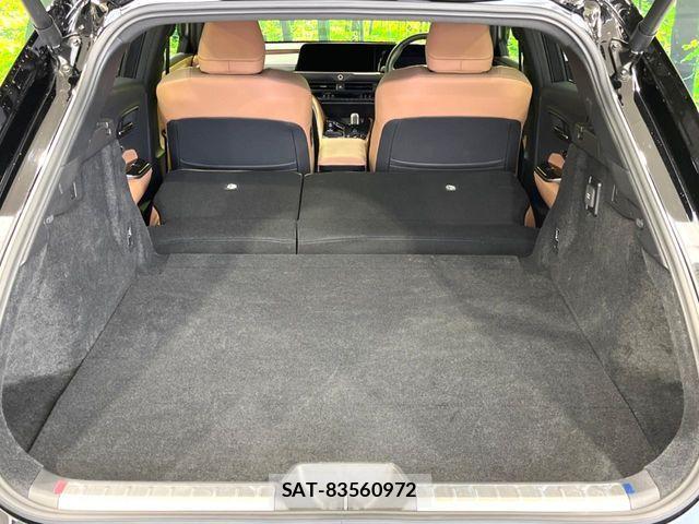 Toyota Crown Sports 2024-12 8145628-9