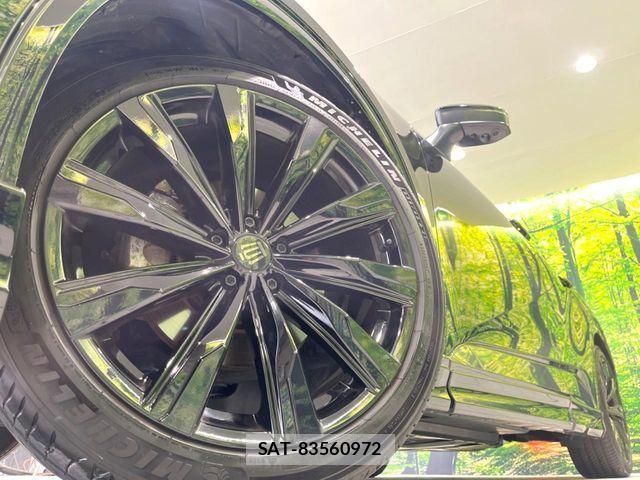 Toyota Crown Sports 2024-12 8145628-12
