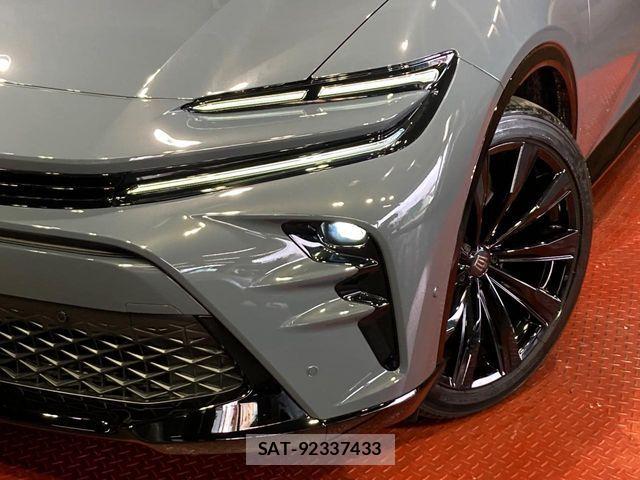 Toyota Crown Sports 2025-06 8145629-11