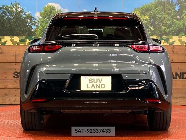 Toyota Crown Sports 2025-06 8145629-14