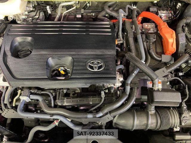 Toyota Crown Sports 2025-06 8145629-17