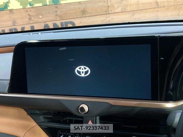 Toyota Crown Sports 2025-06 8145629-3