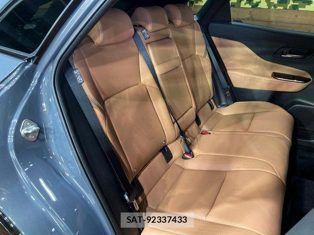 Toyota Crown Sports 2025-06 8145629-8