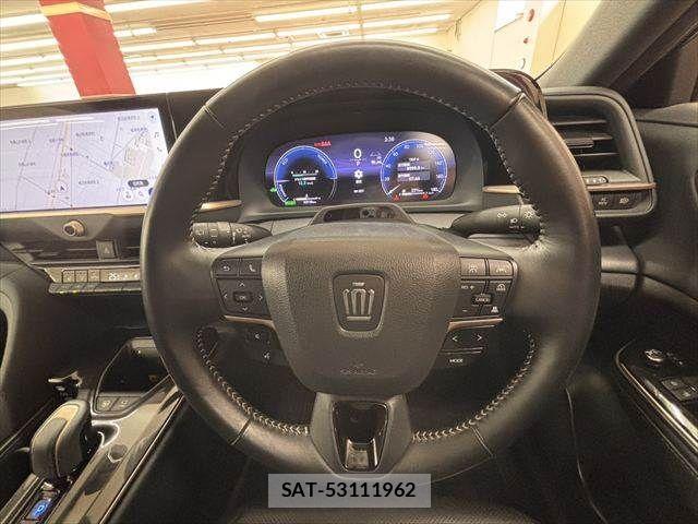 Toyota Crown Sports 2024-07 8145630-9