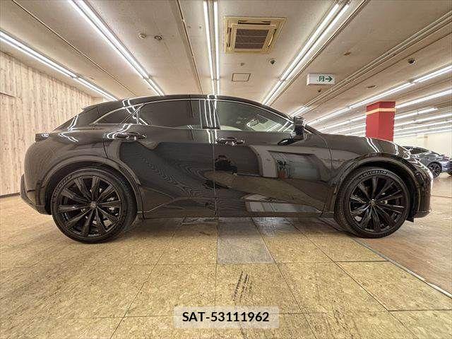 Toyota Crown Sports 2024-07 8145630-14
