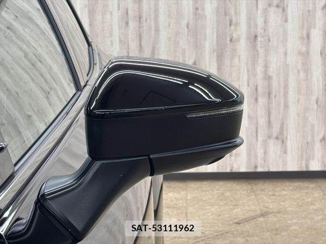 Toyota Crown Sports 2024-07 8145630-21