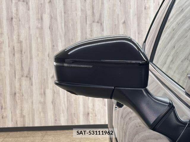 Toyota Crown Sports 2024-07 8145630-22