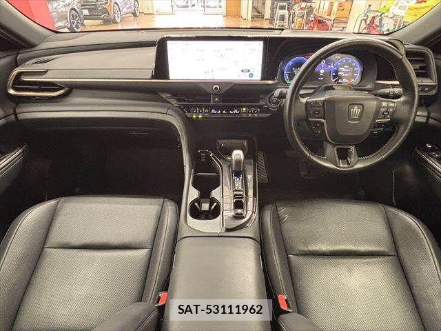 Toyota Crown Sports 2024-07 8145630-2