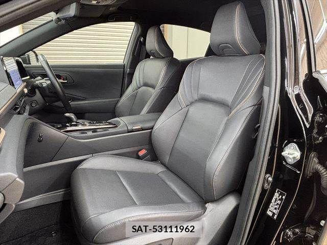 Toyota Crown Sports 2024-07 8145630-29