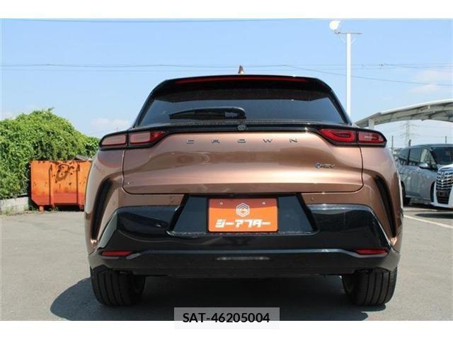 Toyota Crown Sports 2024-09 8145638-11