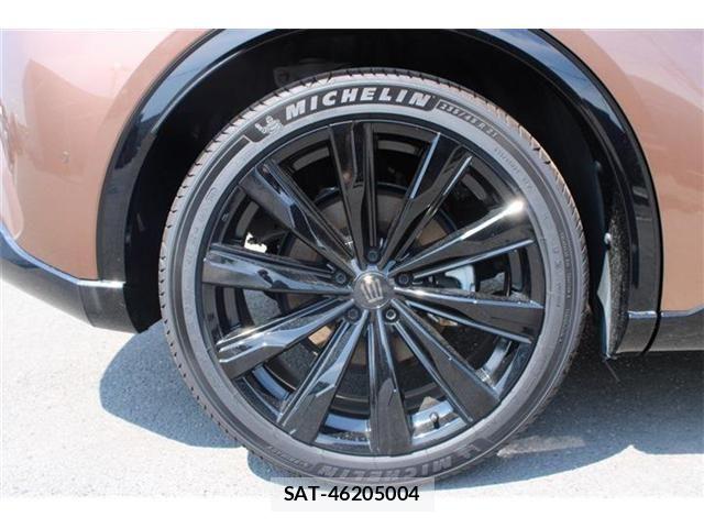 Toyota Crown Sports 2024-09 8145638-21
