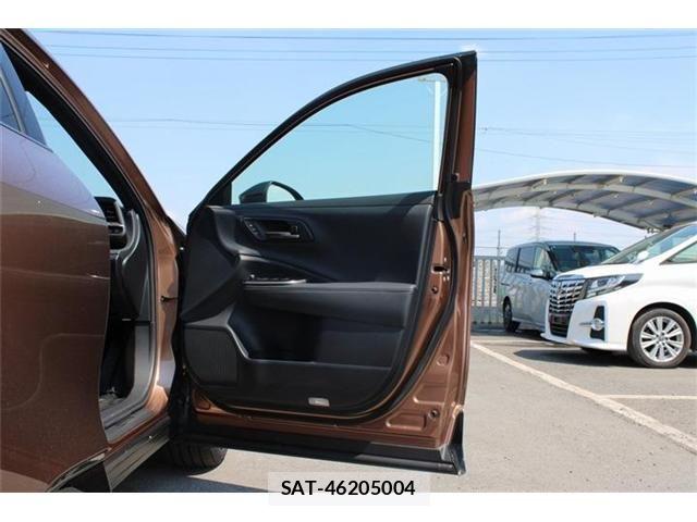 Toyota Crown Sports 2024-09 8145638-27