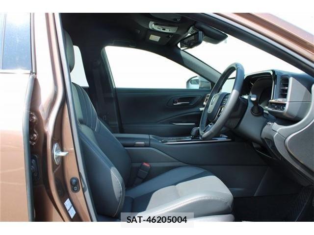 Toyota Crown Sports 2024-09 8145638-28
