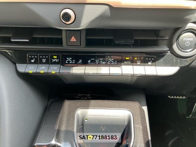 Toyota Crown Sports 2025-02 8158227-18