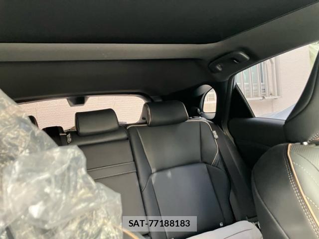 Toyota Crown Sports 2025-02 8158227-20