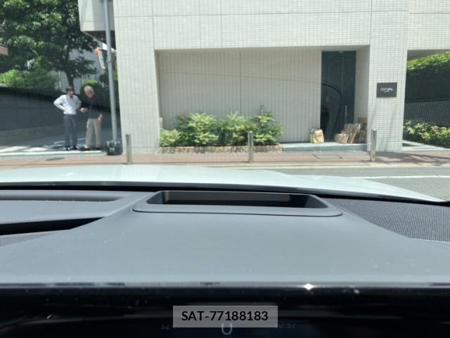 Toyota Crown Sports 2025-02 8158227-22