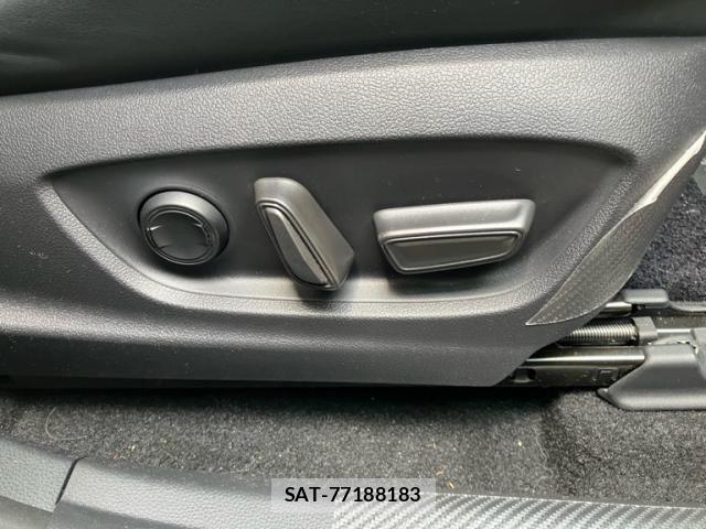 Toyota Crown Sports 2025-02 8158227-24